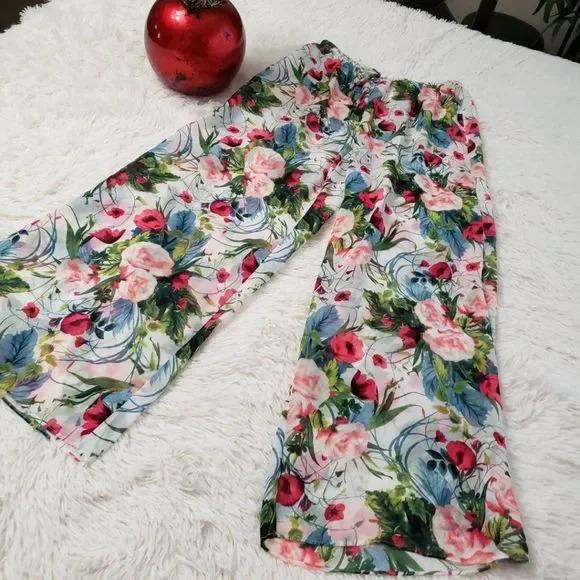 Victoria's Secret cover up - Picture 2 of 6